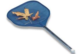 2' skimmer easily retrieves leaves and other debris from the spa water.